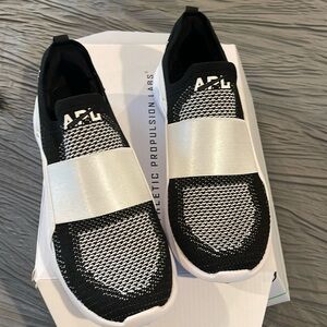 BRAND NEW women’s size 8.5 APL techloom bliss white/black/black